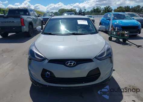 2013 Hyundai Veloster Mix z USA, uszkodzony, nr VIN KMHTC6AD7DU128920